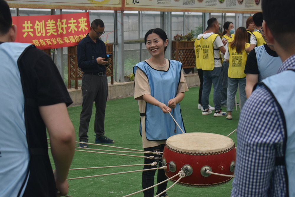 新员工拓展创新，推动企业进步.jpg