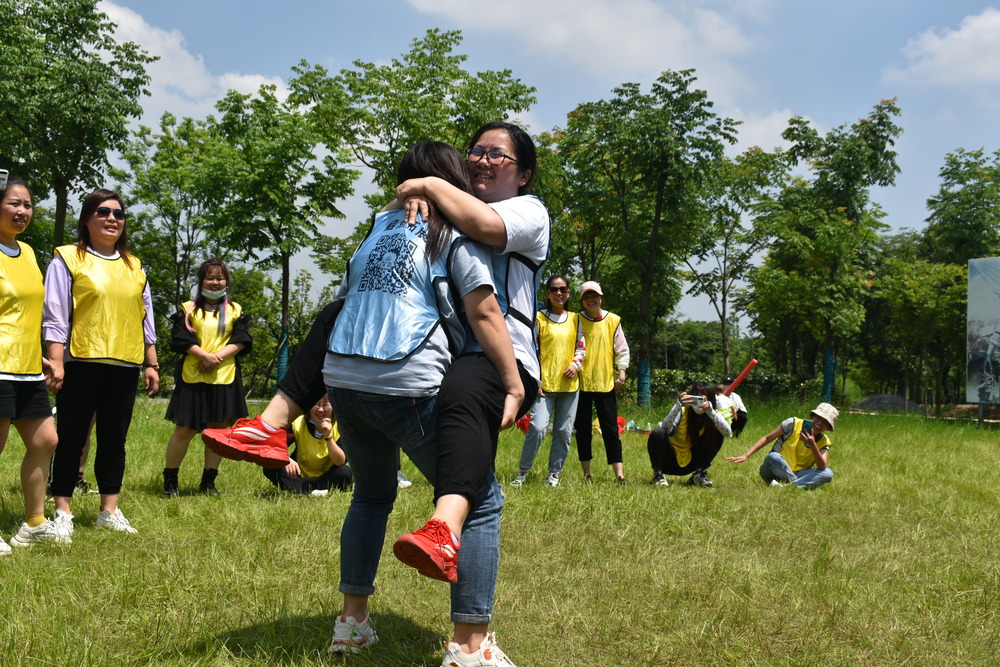 南京企业员工拓展培训,助力员工成长之路.jpg 南京企业员工拓展培训,助力员工成长之路.jpg