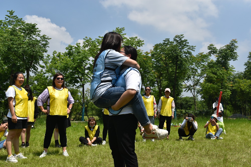 南京企业员工拓展培训,定制专属成长方案.jpg 南京企业员工拓展培训,定制专属成长方案.jpg