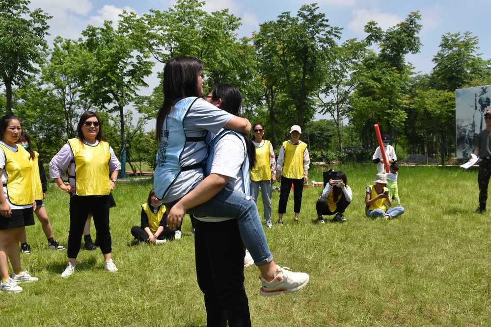 南京企业员工户外拓展培训,畅享自然提升自我.jpg 南京企业员工户外拓展培训,畅享自然提升自我.jpg