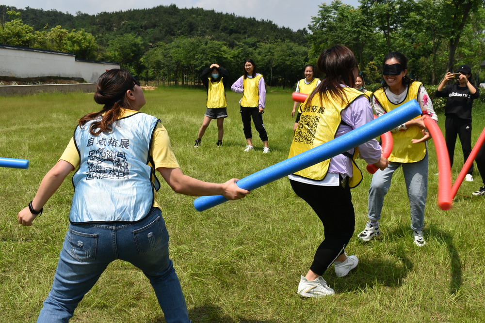 标题:参与医院新员工拓展,提升沟通技巧 描述:医院新员工拓展活动设置沟通专项环节,有效提升新员工与患者及同事的沟通技巧。 关键词:医院新员工、拓展活动、沟通技巧、患者同事.jpg 标题:参与医院新员工拓展,提升沟通技巧 描述:医院新员工拓展活动设置沟通专项环节,有效提升新员工与患者及同事的沟通技巧。 关键词:医院新员工、拓展活动、沟通技巧、患者同事.jpg