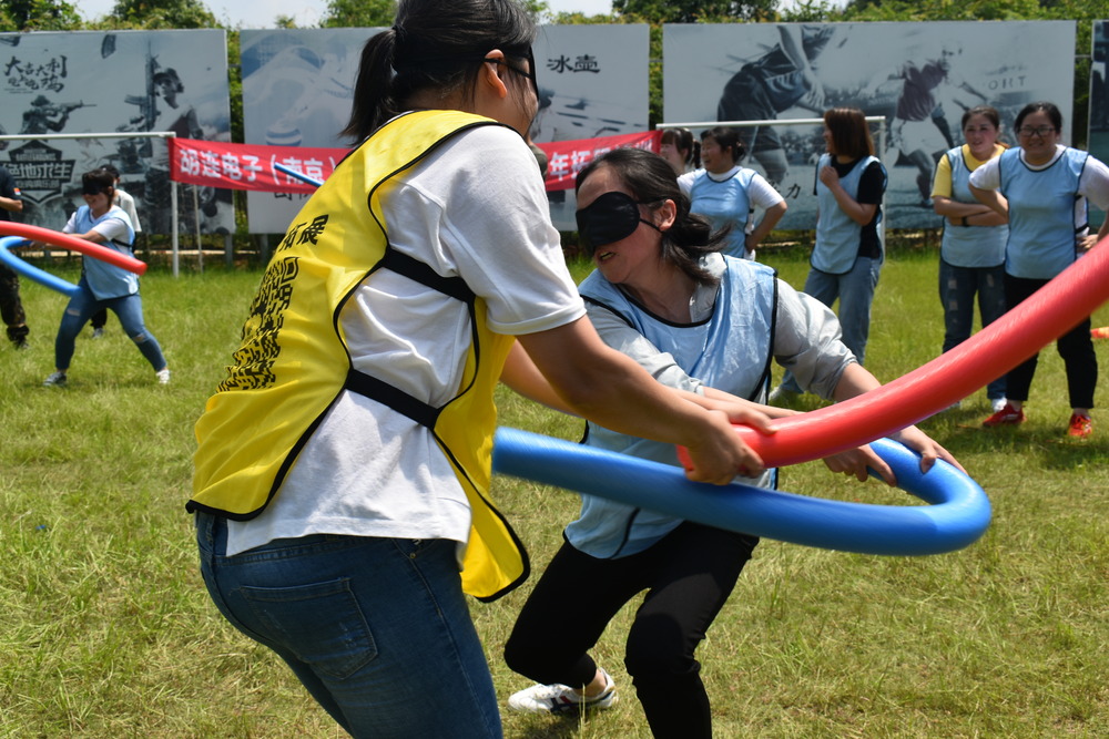 医院新员工拓展活动,弘扬医疗奉献精神.jpg 医院新员工拓展活动,弘扬医疗奉献精神.jpg