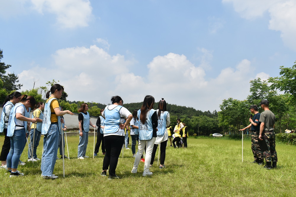 新员工拓展培训,增强应变从容应对.jpg 新员工拓展培训,增强应变从容应对.jpg