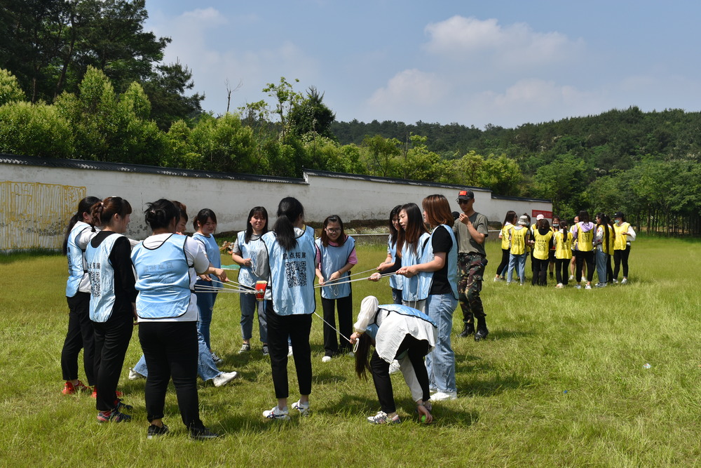 员工军事拓展,激发团队潜能.jpg 员工军事拓展,激发团队潜能.jpg