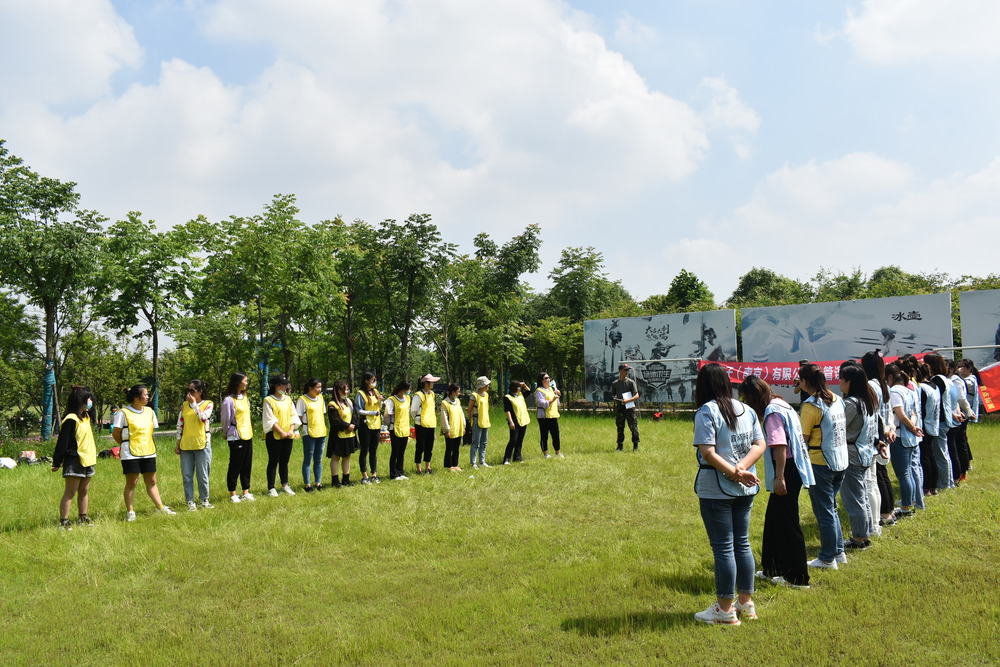 员工军事拓展,培养领导力人才.jpg 员工军事拓展,培养领导力人才.jpg