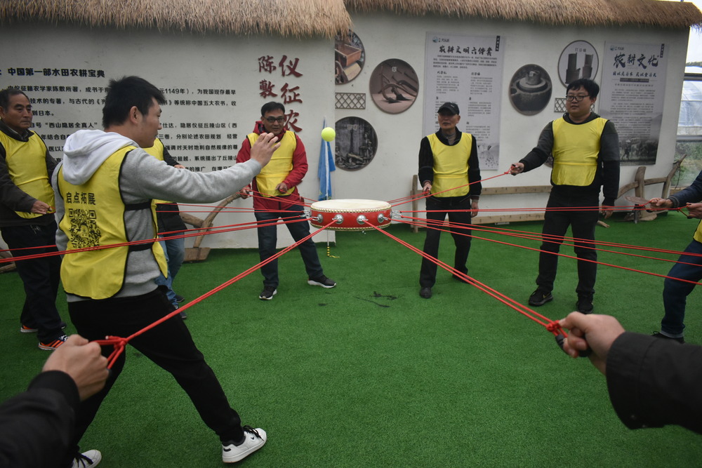 探索亲子拓展,培养孩子团队协作精神.jpg 探索亲子拓展,培养孩子团队协作精神.jpg