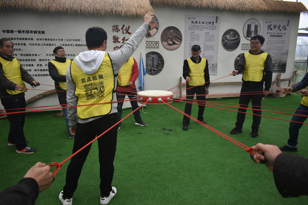 探索亲子拓展,培养孩子团队协作精神.jpg 探索亲子拓展,培养孩子团队协作精神.jpg