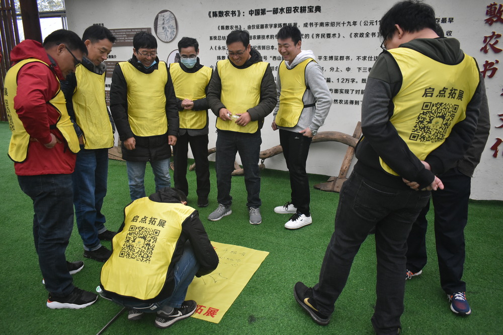 探索学生军训,激发学生内在潜能.jpg 探索学生军训,激发学生内在潜能.jpg