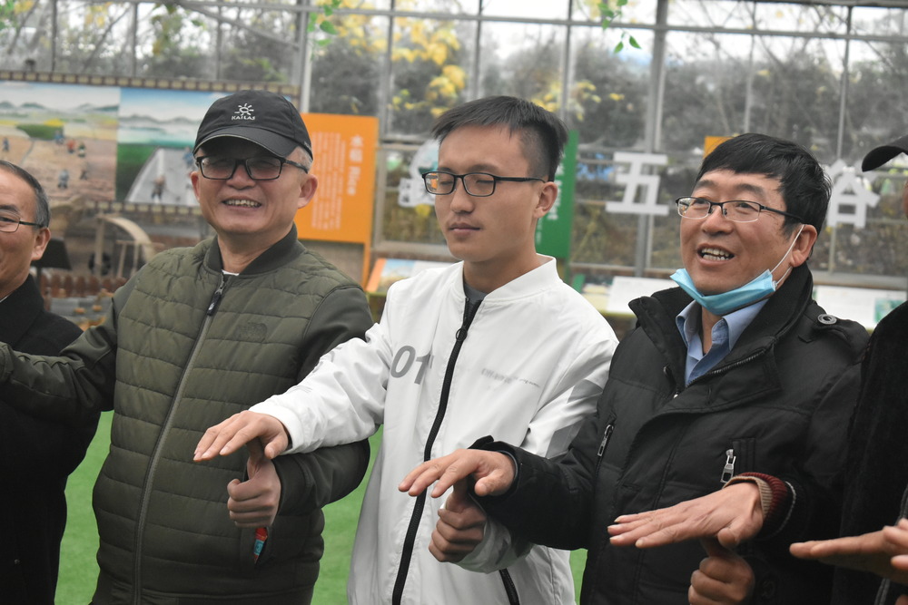 学生国防教育:传承红色基因,铸就钢铁意志.jpg 学生国防教育:传承红色基因,铸就钢铁意志.jpg