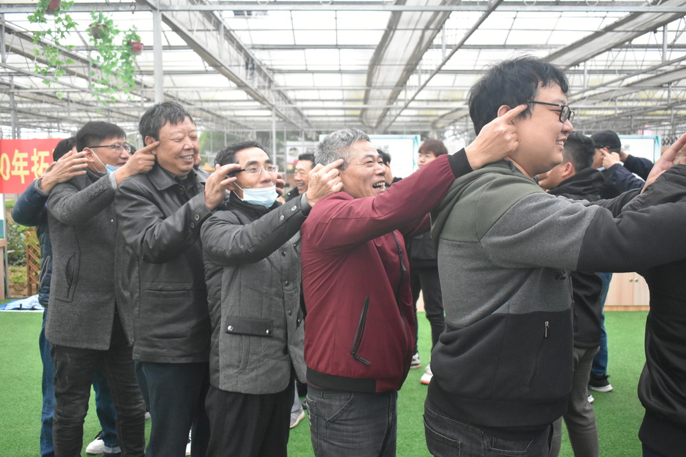 军事拓展:点燃青春激情,成就热血人生.jpg 军事拓展:点燃青春激情,成就热血人生.jpg