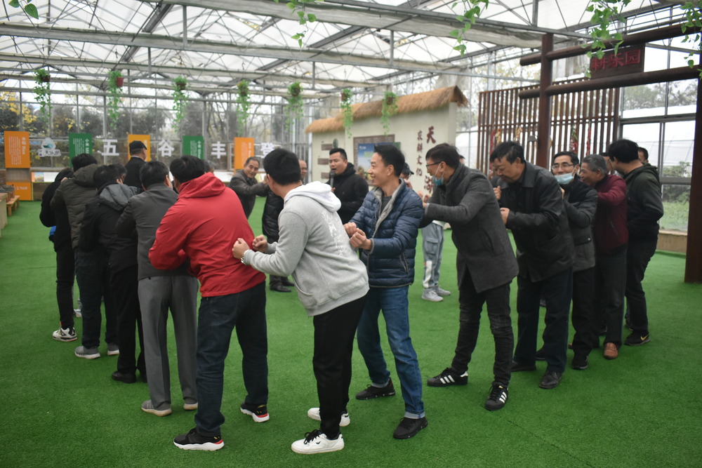 踏上军事拓展之旅:锤炼意志,收获成长.jpg 踏上军事拓展之旅:锤炼意志,收获成长.jpg