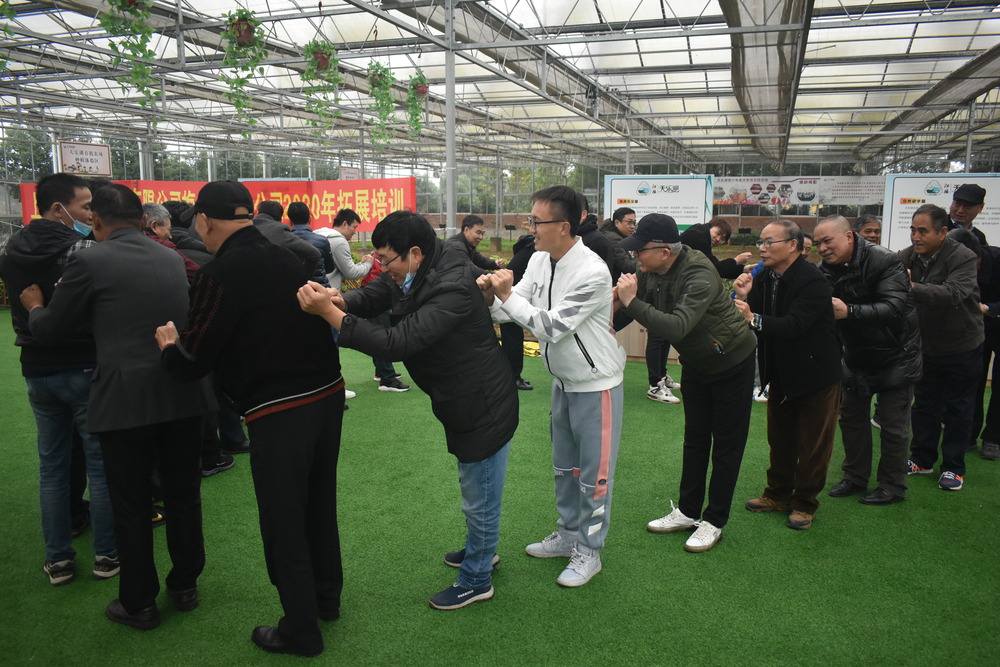 军事拓展:为企业注入铁血团队力量.jpg 军事拓展:为企业注入铁血团队力量.jpg