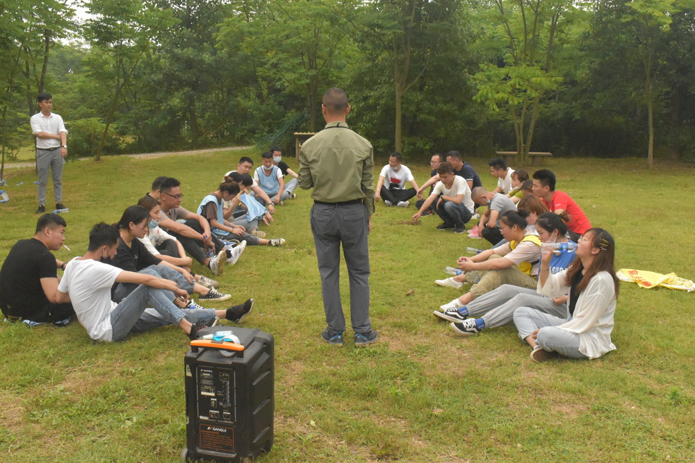 南京栖霞山附近团建基地大推荐 - 启点团建拓展公司.jpg 南京栖霞山附近团建基地大推荐 - 启点团建拓展公司.jpg